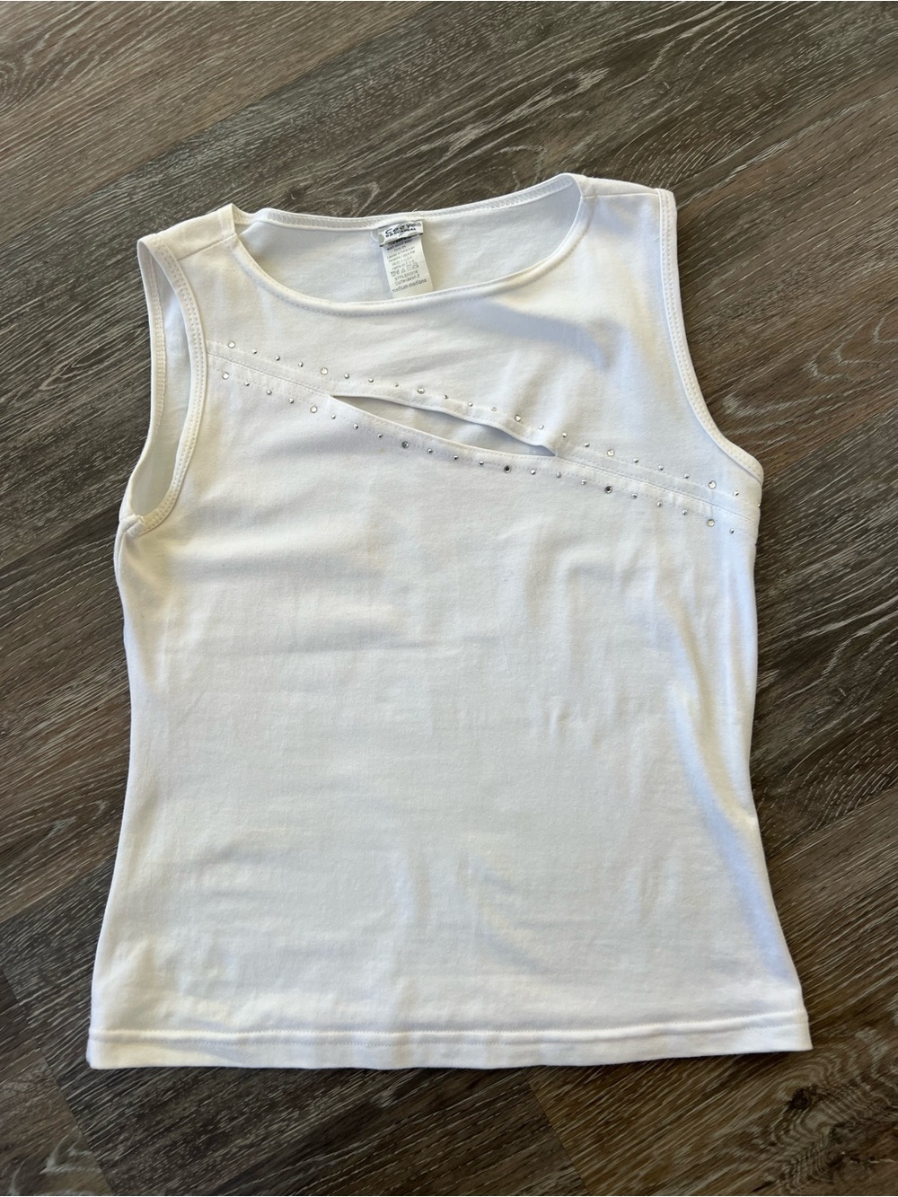 Cozy Casual White Tank Top with Diagonal Cutout and Studs